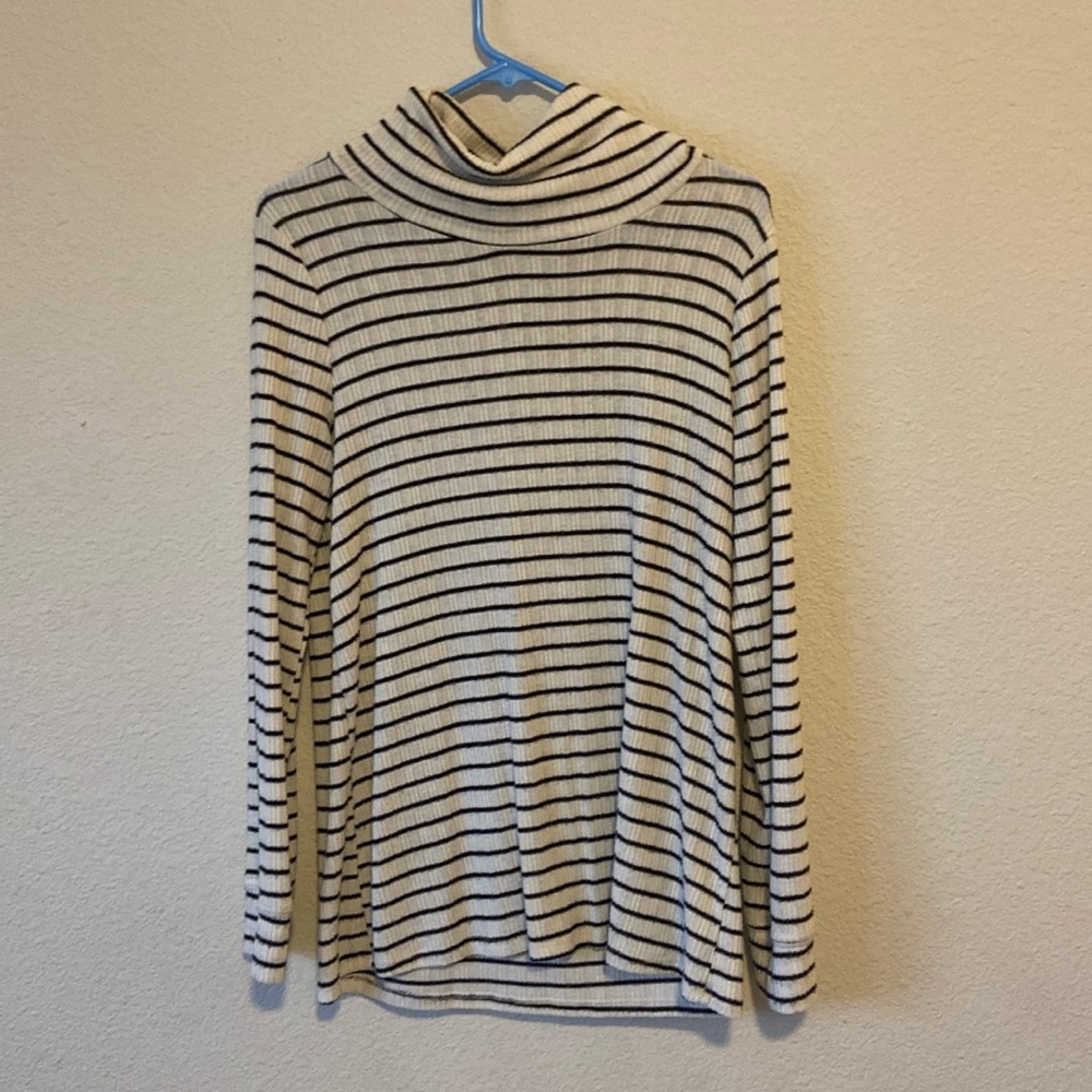 Lightweight long sleeve, black, and white top